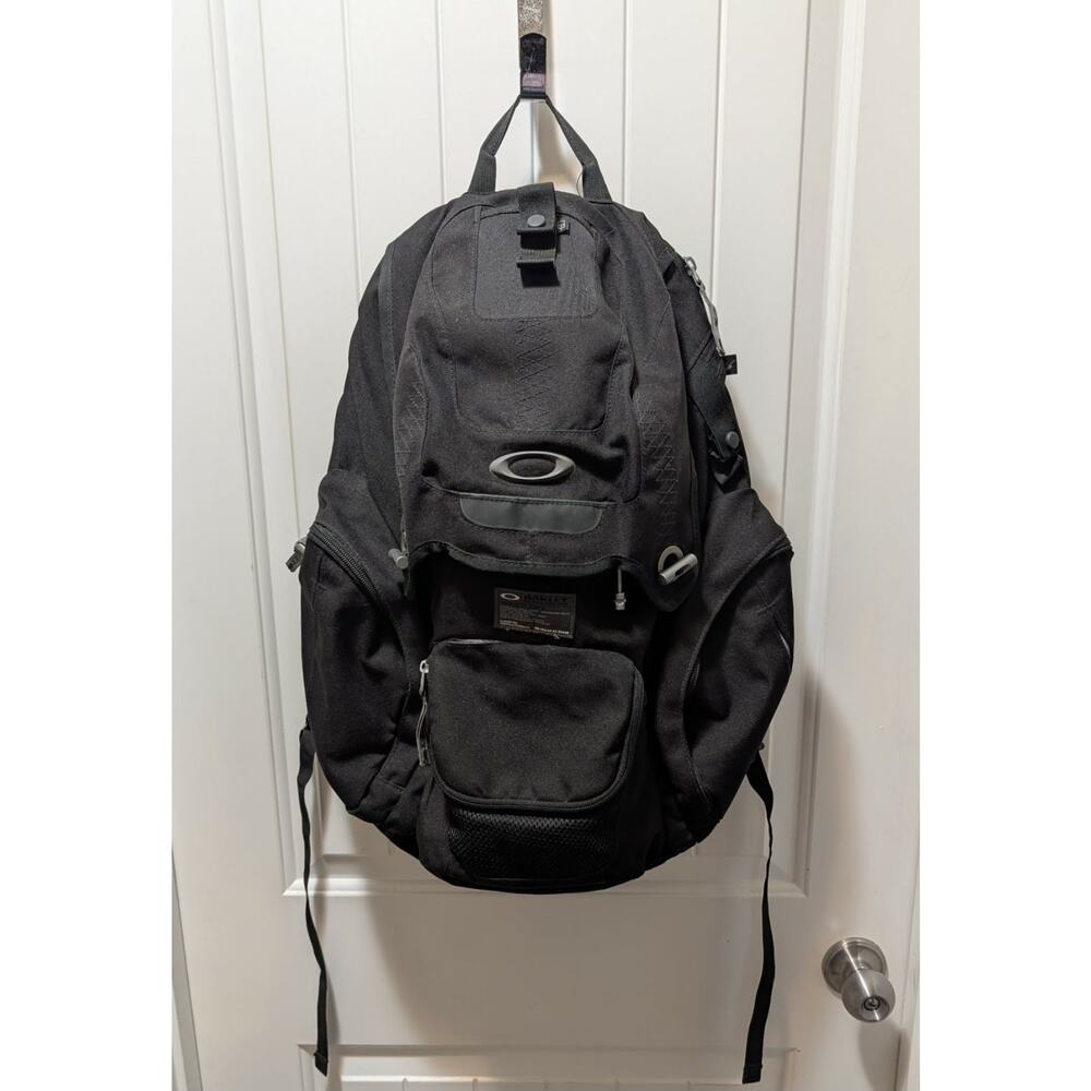 Vintage Oakley Panel Backpack Black “The Book of Eli” Tactical Bag Y2K